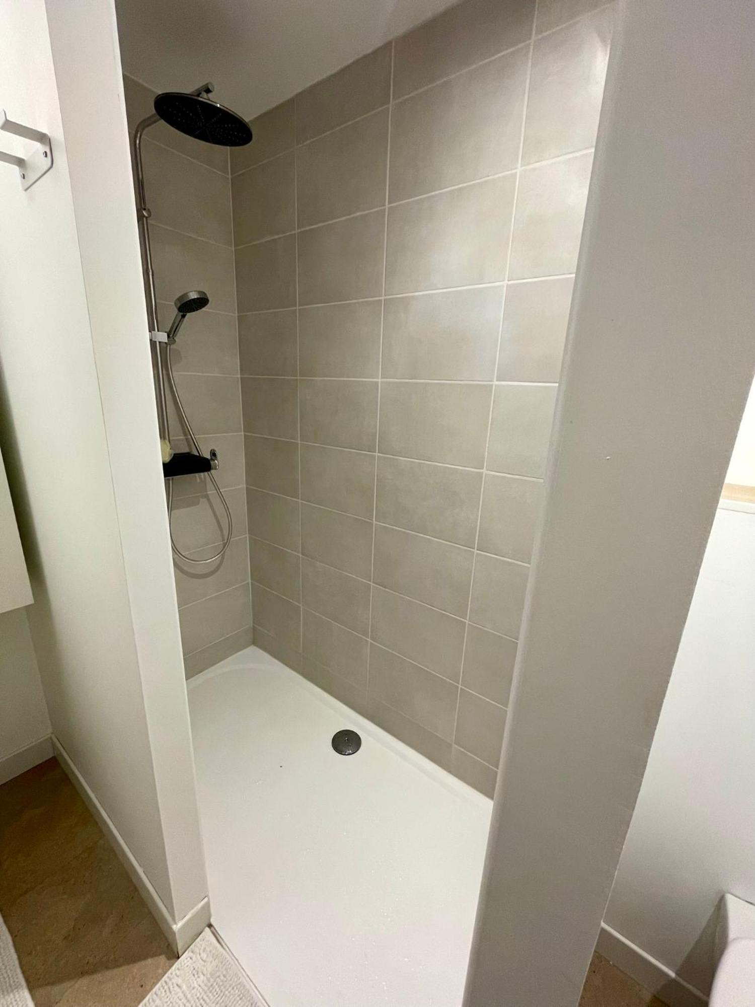 Appartement A La Campagne LʼIsle-sur-la-Sorgue Exterior foto